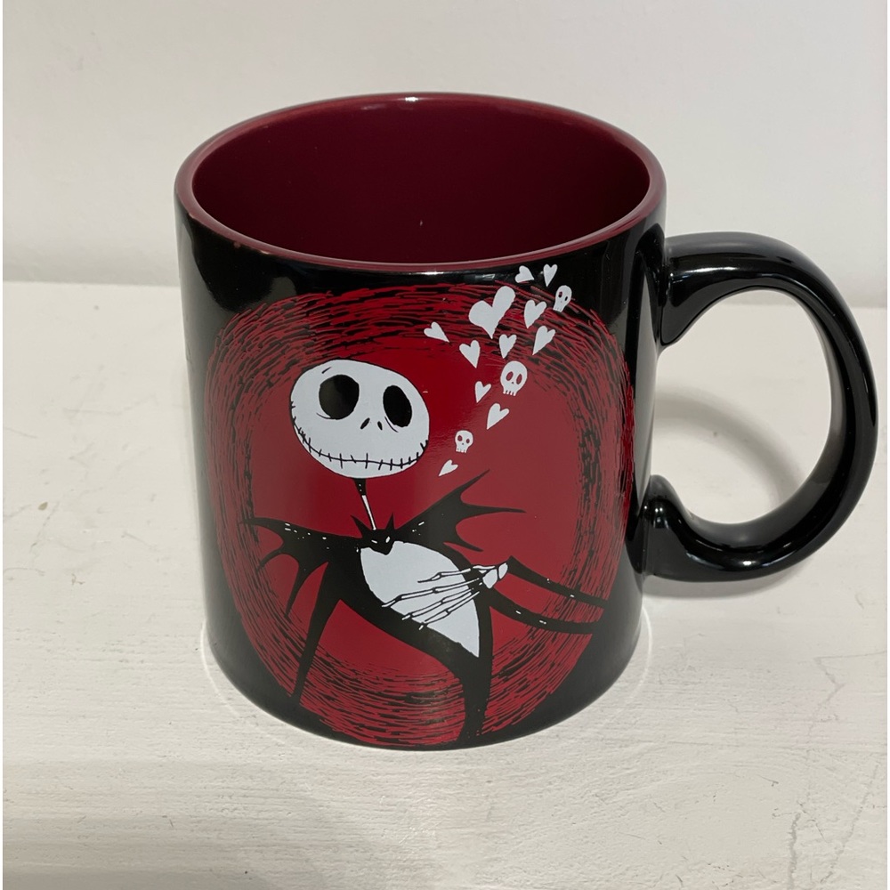 DISNEYS “The Night before Christmas” mug 20 oz.
